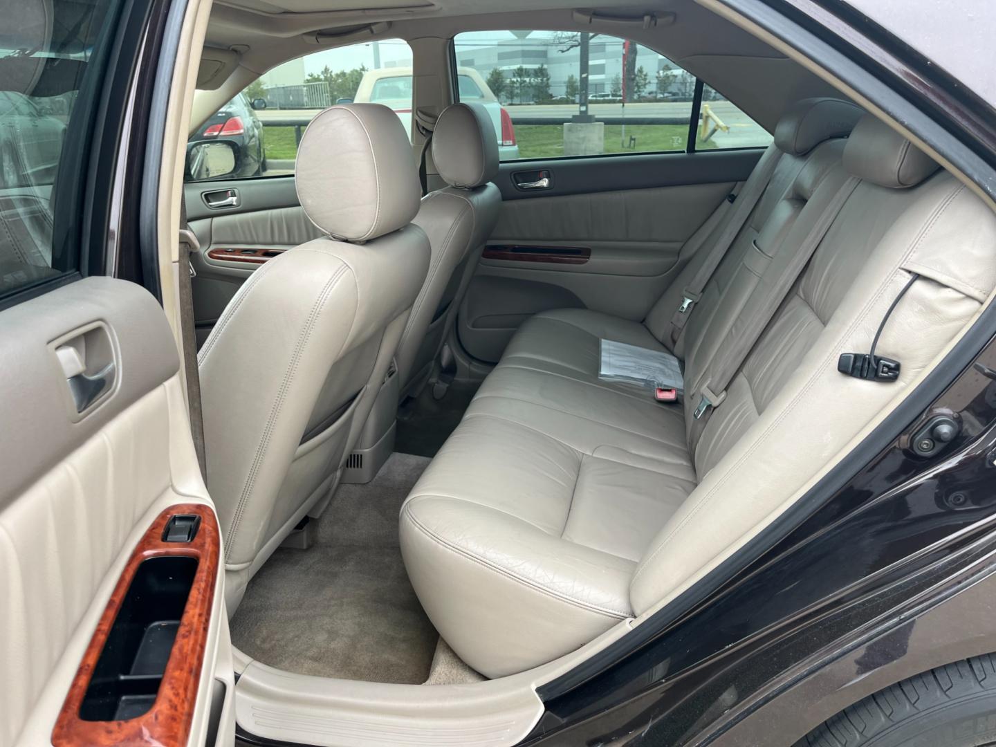 2002 BROWN /tan Toyota Camry LE V6 (JTDBF32K420) with an 3.0L V6 DOHC 24V engine, 4-Speed Automatic Overdrive transmission, located at 14700 Tomball Parkway 249, Houston, TX, 77086, (281) 444-2200, 29.928619, -95.504074 - Photo#9